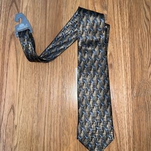 MENS TIE NEVER WORN